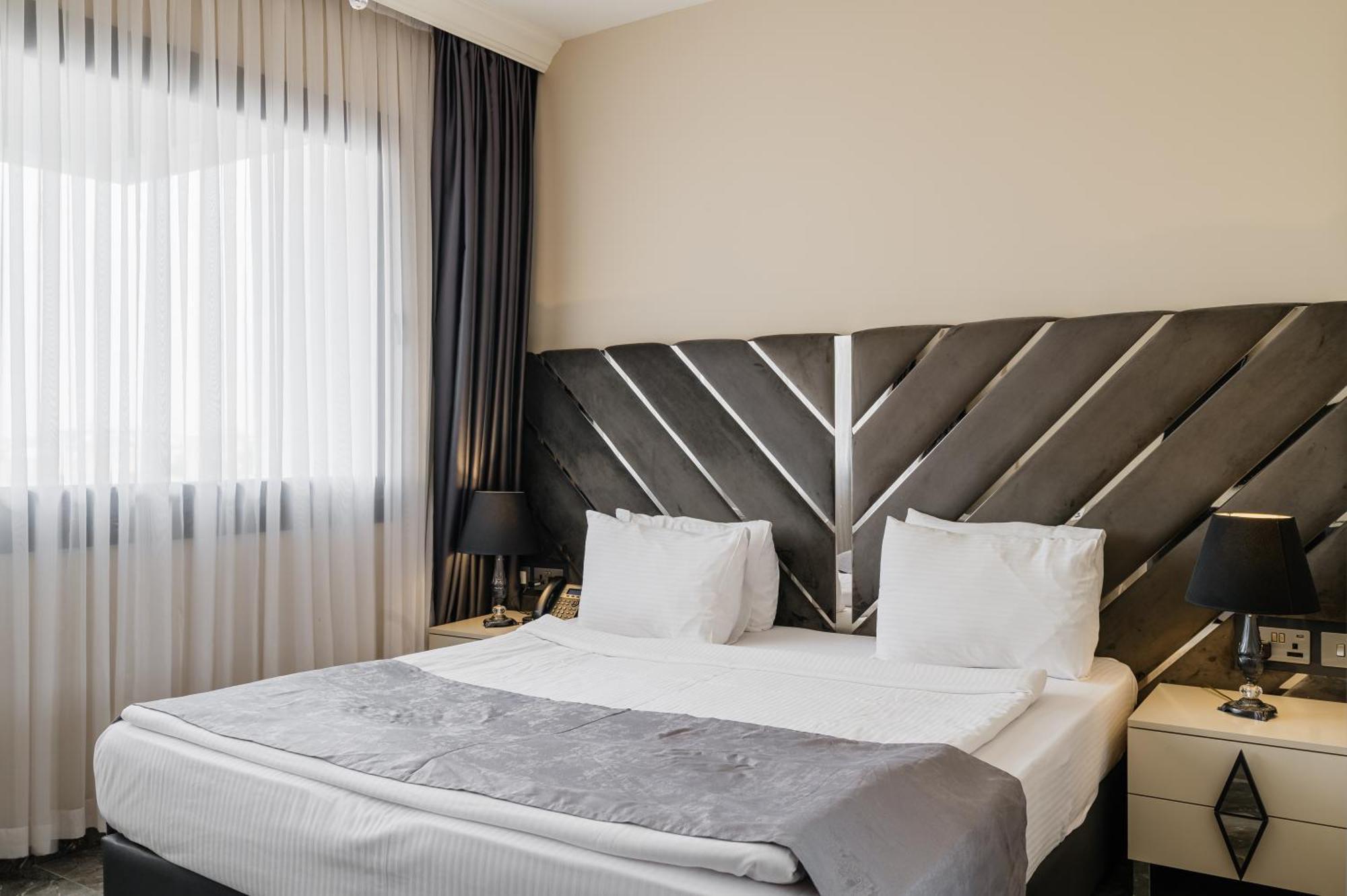 Royal Palace Hotel Никозия Екстериор снимка