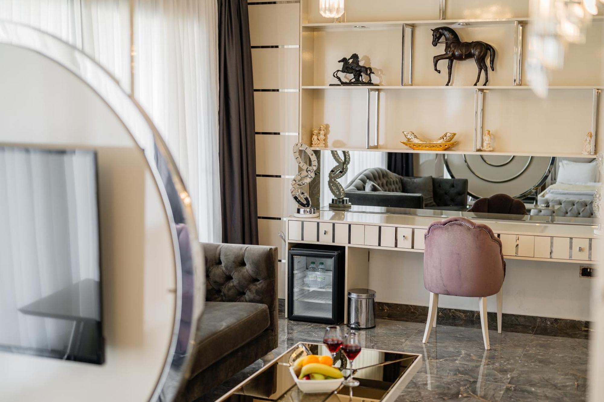 Royal Palace Hotel Никозия Екстериор снимка