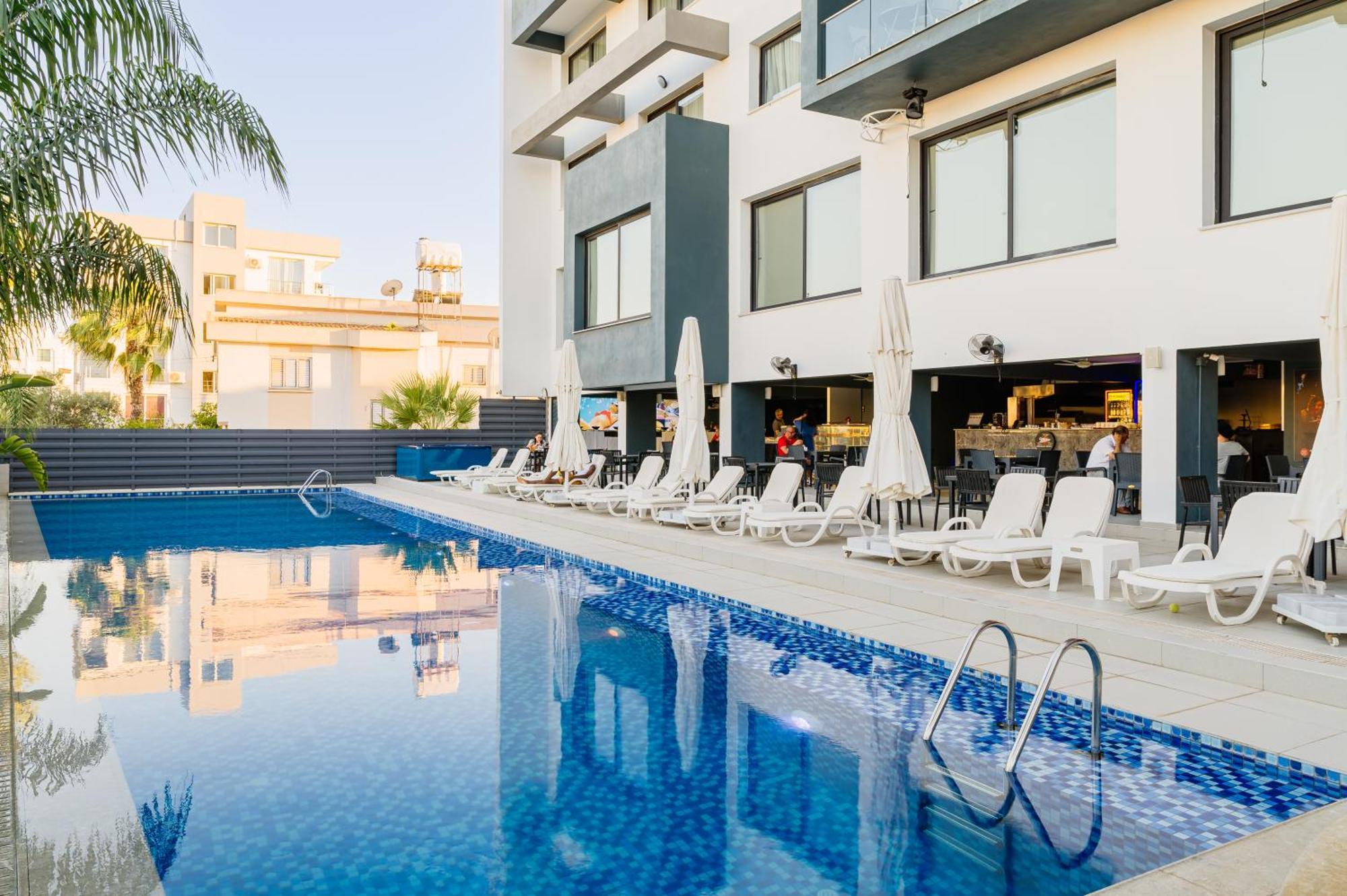 Royal Palace Hotel Никозия Екстериор снимка